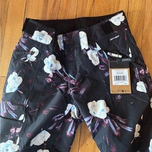 NWT Women’s The North Face Freedom Insulated Black and Purple Snow Pants X-small